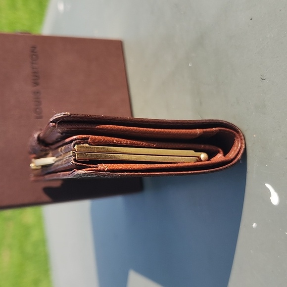 Authentic Louis Vuitton kisslock wallet - Picture 3 of 15